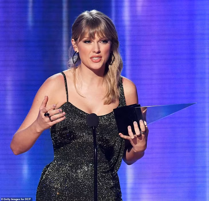 Taylor Swift thắng giải 