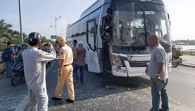 Vụ tai nạn không gây thiệt hại về người, nhưng đã làm nhiều học sinh một phen hoảng loạn.
