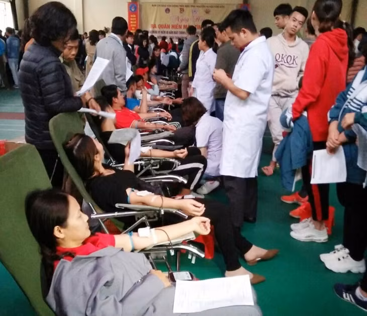 Đông đảo đoàn viên thanh niên huyện Vân Đồn tham gia hiến máu tình nguyện đợt 1 vào tháng 3/109