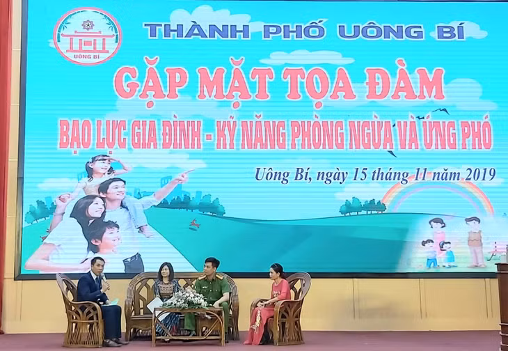  tọa đàm Bạo lực gia đình-Kỹ năng phòng ngừa và ứng phó do TP Uông Bí tổ chức 