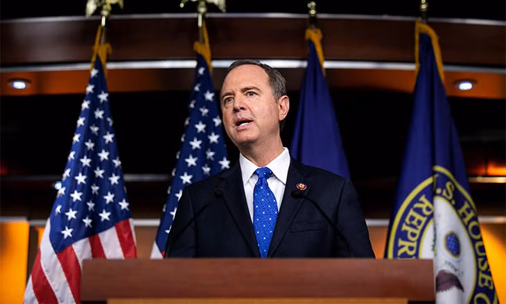 Chủ tịch Ủy ban tình báo Hạ viện Mỹ Adam Schiff phát biểu trong một cuộc họp ở Washington D.C ngày 25/9. Ảnh: Reuters.