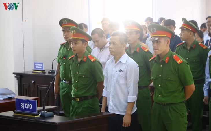 Bị cáo Nguyễn Hồng Khanh tại phiên tòa xét xử sáng nay.