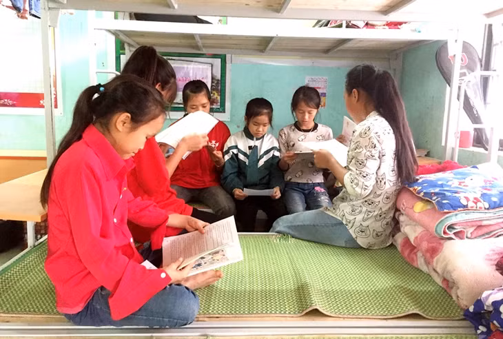 Học sinh ba chẽ