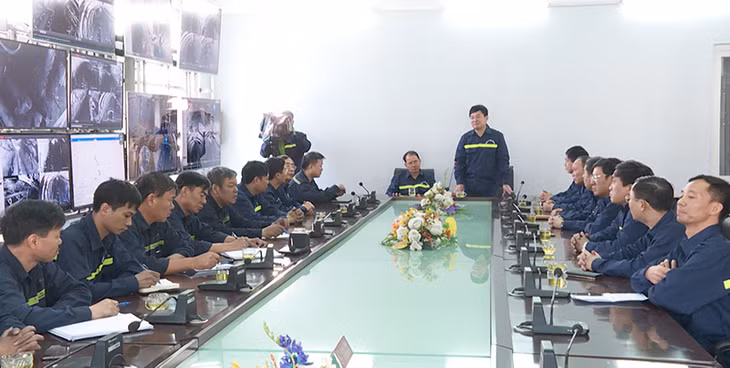 Đồng chí Ngô Hoàng Ngân, Phó Bí thư Thường trực Tỉnh ủy làm việc với Công ty than Uông Bí - TKV
