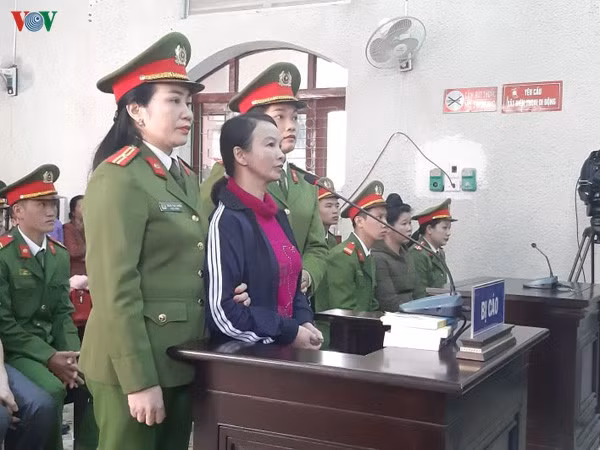 Bị cáo Trần Thị Hiền trả lời HĐXX