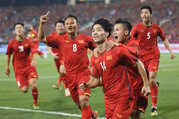 Công Phượng và Quang Hải sẽ tái hợp trên hàng công...
