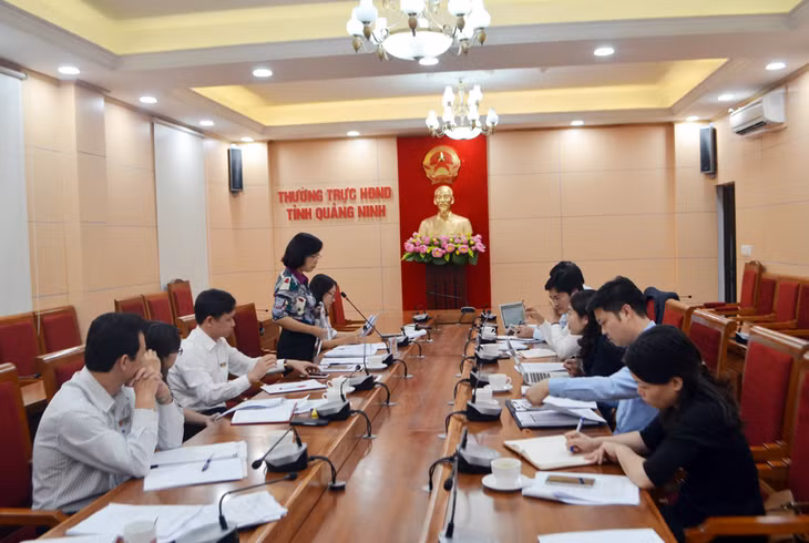 Quang cảnh buổi làm việc.