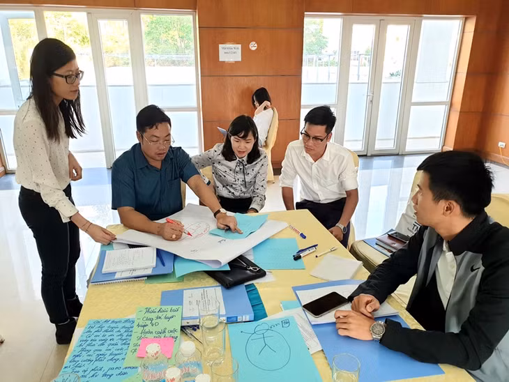 Các học viên thực hành xây dựng kế hoạch truyền thông