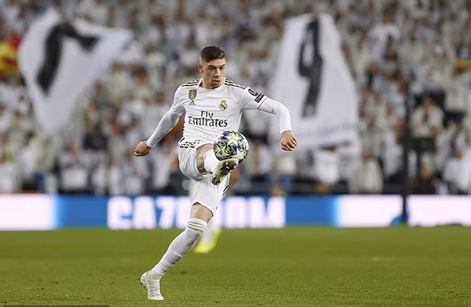 Với Valverde, Zidane đâu còn cần Pogba?