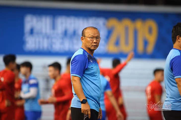 HLV Park Hang Seo có những toan tính đường dài cho SEA Games. Ảnh S.N