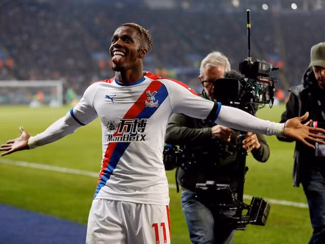  Zaha đang là mục tiêu hàng đầu của Chelsea.