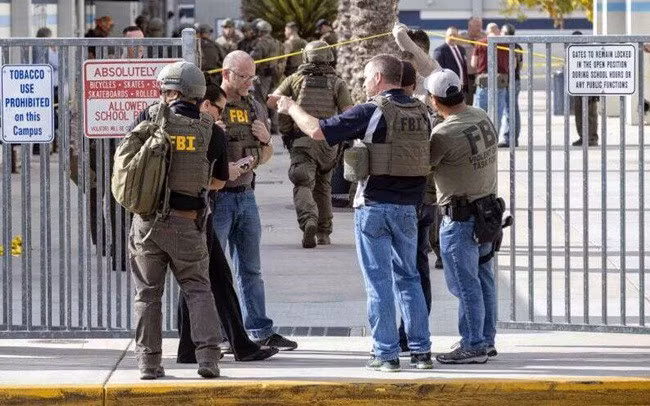 Hiện trường vụ xả súng ở Saugus. Ảnh: Los Angeles Daily News.