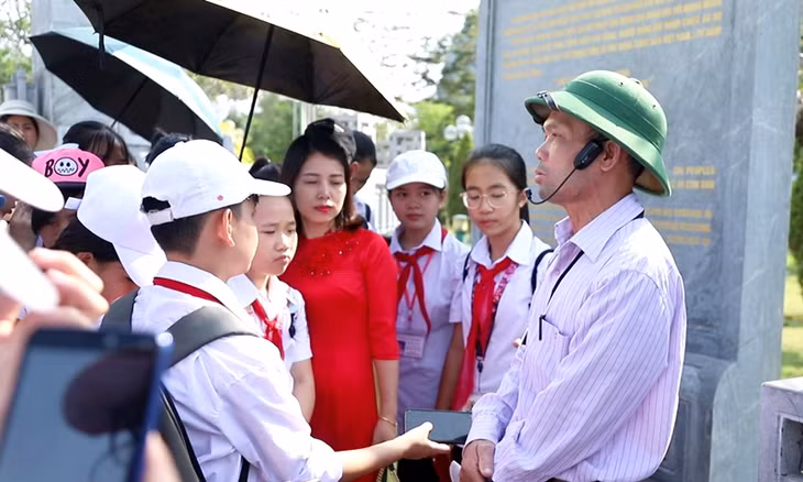 Học sinh tìm hiểu về các địa danh lịch sử, thực hành kỹ năng phỏng vấn