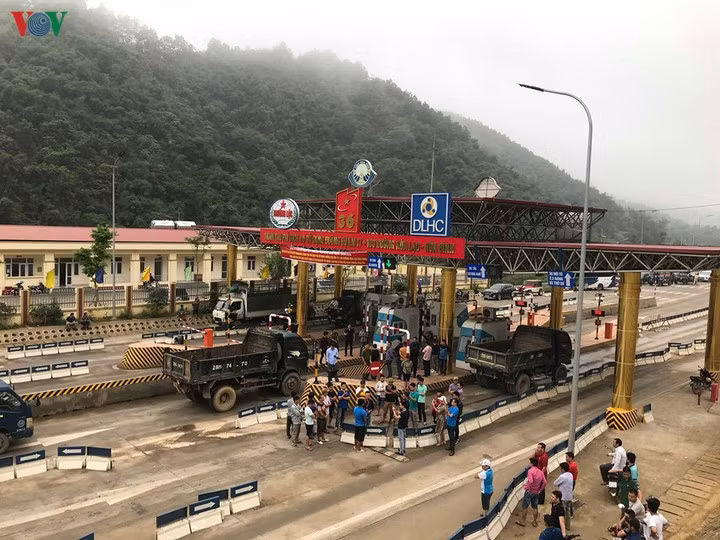 Nhà đầu tư VETC vẫn phải thực hiện hợp đồng đã ký kết, chứ không có chuyện xin dừng hay xin trả lại dự án.