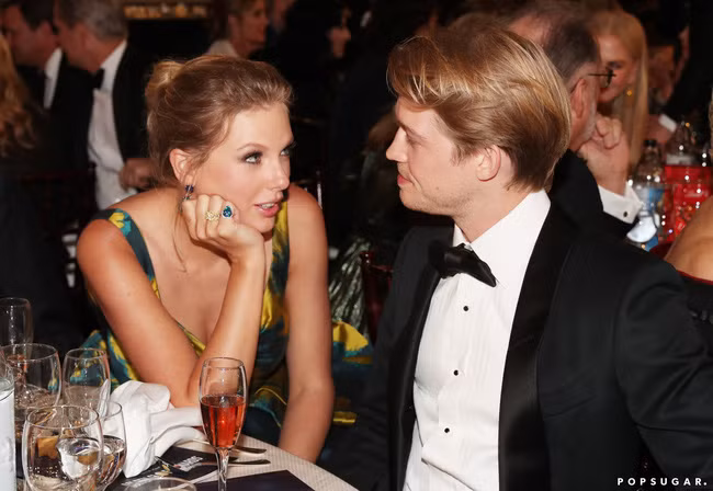 Taylor Swift và bạn trai Joe Alwyn (Ảnh: Elle)
