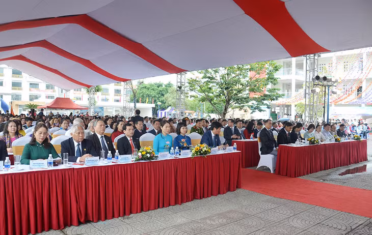 Các đại biểu dự lễ kỷ niệm.