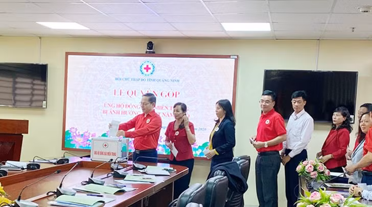 Phát động các cấp Hội cơ sở vận động cán bộ, hội viên, thanh thiếu niên, tình nguyện viên Chữ thập đỏ và các tổ chức, cá nhân, các tầng lớp nhân dân ủng hộ đồng bào miền Trung