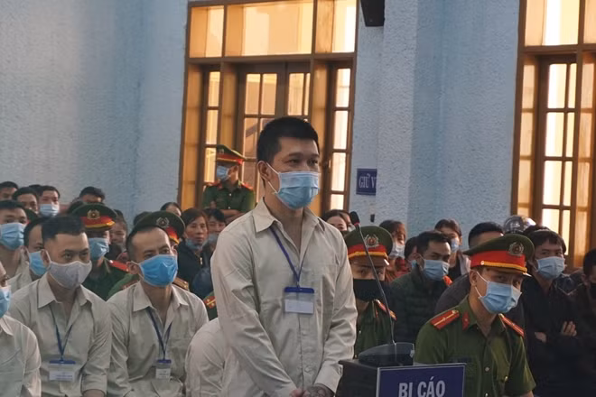 Bị cáo Nguyễn Mạnh Hùng, tức Hùng “sida”.