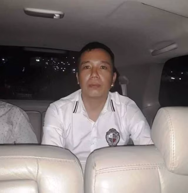 Đối tượng Nguyễn Duy Tuấn bị bắt khi đang lẩn trốn tại Hà Nội (Ảnh: Hoàng Lam).