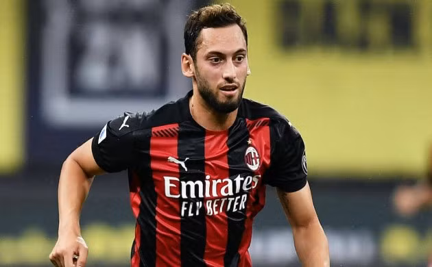  Calhanoglu sẽ đến Premier League?