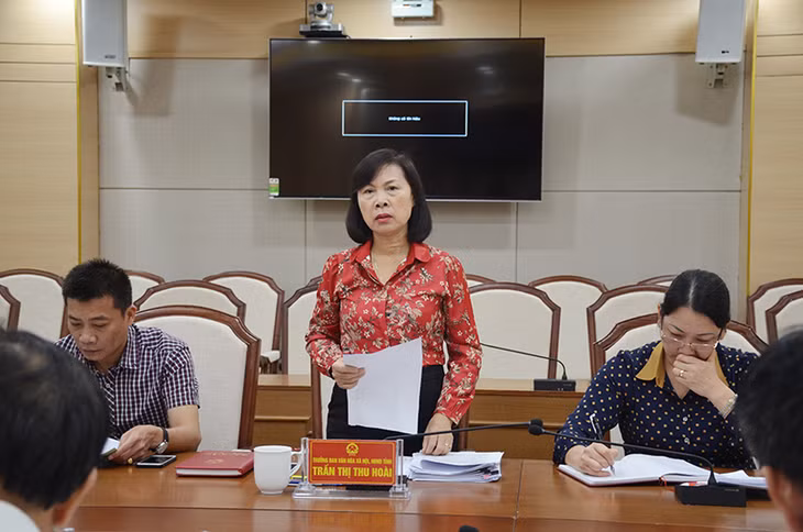 Lãnh đạo Ban Văn hóa - Xã hội, HĐND tỉnh phát biển tại buổi làm việc.
