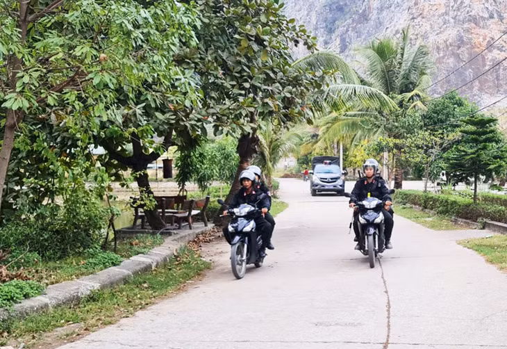 Cán bộ, chiến sỹ CSCĐ lên đường thực hiện nhiệm vụ tuần tra, kiểm soát trên địa bàn.