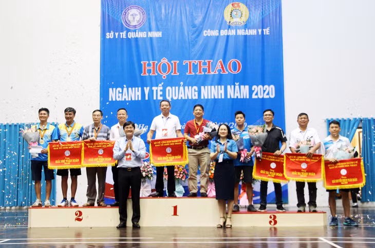 Đoàn Bệnh viện Đa khoả tỉnh xuất sắc giành giải Nhất toàn đoàn hội thao.