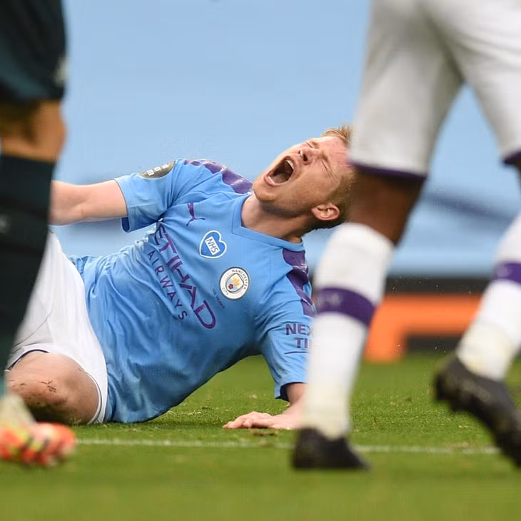 Chấn thương do thi đấu nhiều là cơn ác mộng của Man City và De Bruyne.