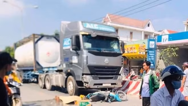 Người đi xe máy tử vong sau va chạm giao thông