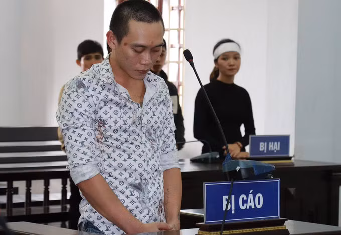 Phúc tại tòa sơ thẩm ngày 25/11. Ảnh: Thu Hà.