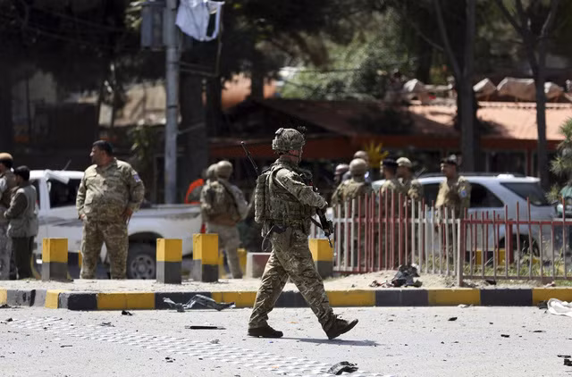 Cuộc chiến giữa quân Chính phủ Afghanistan và Taliban đã diễn ra trong nhiều năm qua. (Ảnh: AP)