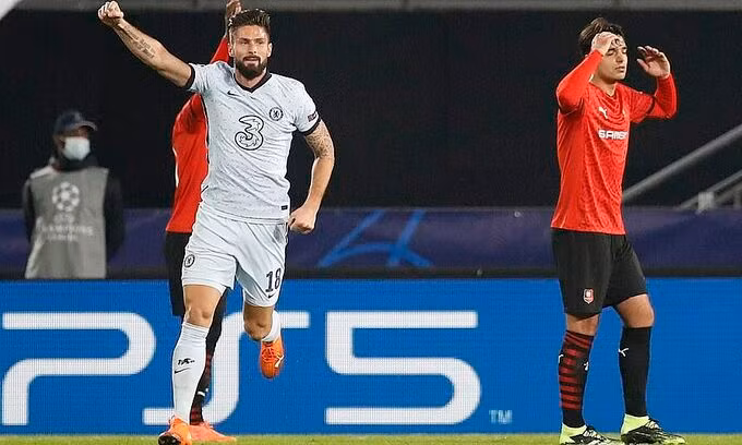 Giroud ghi bàn thứ hai sau tám trận mùa này. Ảnh: Reuters