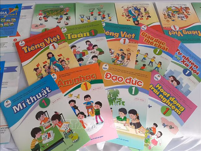Bộ sách giáo khoa Cánh Diều. Ảnh: TTXVN