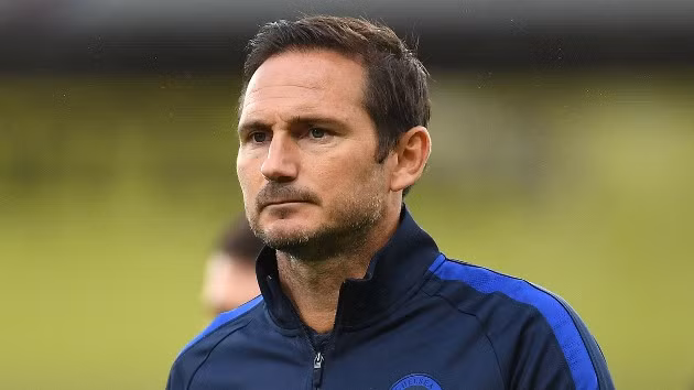  Lampard đang phải phân vân giữa nhiều sự lựa chọn.