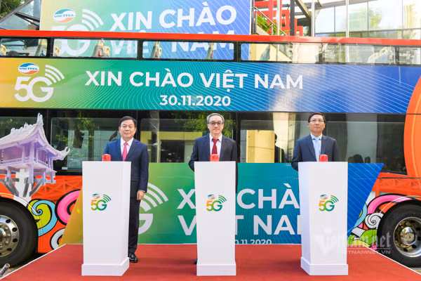 Khai trương việc kinh doanh thử nghiệm 5G tại Hà Nội.