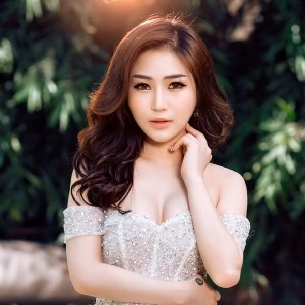 Hương Tràm. Ảnh: NSCC