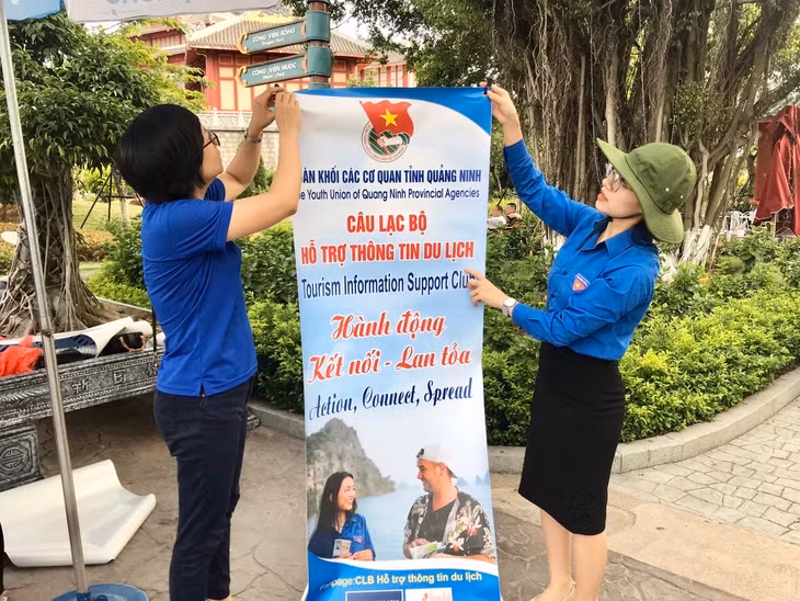 CLB hỗ trợ thông tin du lịch của Đoàn khối các cơ quan tỉnh tích cực tuyên truyền, quảng bá tiềm năng du lịch Quảng Ninh.