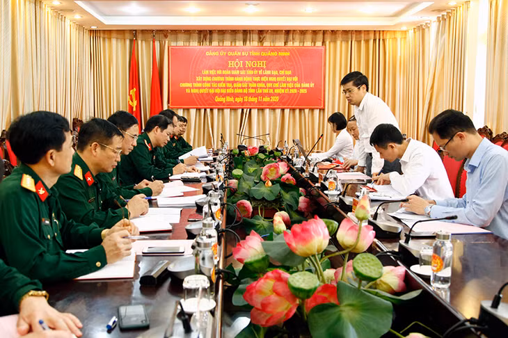 Đồng chí Hoàng Bá Hướng, Phó trưởng Ban Tổ chức Tỉnh ủy, phát biểu kết luận buổi giám sát.