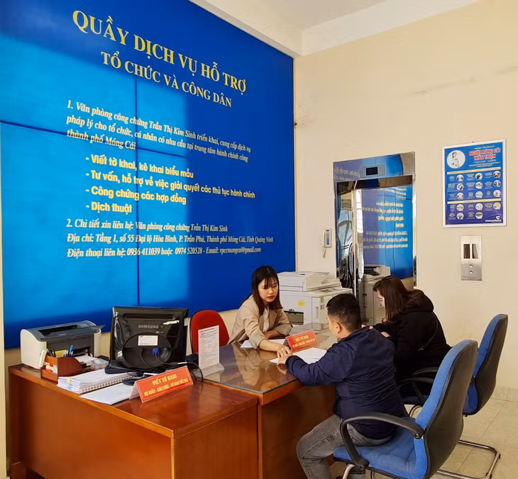 Tháng 10/2020, Trung tâm Hành chính công TP đưa thêm dịch vụ hỗ trợ kê khai thủ tục hành chính, công chứng cho công dân.ng dân 