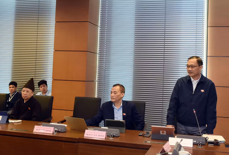 Đoàn ĐBQH tỉnh tham gia ý kiến đóng góp vào dự thảo văn kiện Đại hội XIII của Đảng.