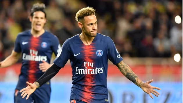  Neymar không thể đá trận gặp Liverpool.