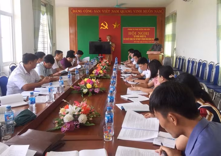 Phòng tư pháp huyện tập huấn nghiệp vụ cho cán bộ tư pháp-hộ tịch các xã, thị trấn.