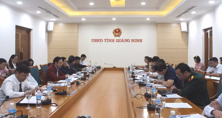 Quang cảnh buổi làm việc.