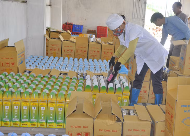 Nước mắm của Công ty CP Thuỷ sản Cái Rồng (Vân Đồn) luôn được khách hàng tin tưởng, lựa chọn.