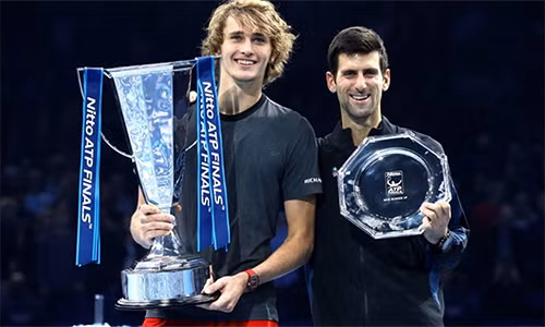 Alexander Zverev (trái) vô địch bất ngờ, nhưng xứng đáng. Ảnh: Sky.