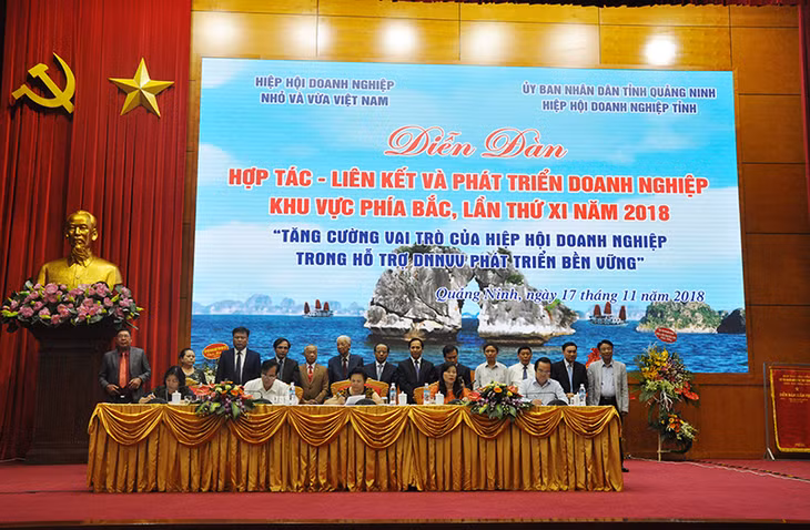 Hiệp hội Doanh nghiệp các tỉnh ký giao kết thực hiện nghị quyết Diễn đàn hợp tác - liên kết và phát triển doanh nghiệp khu vực phía Bắc, lần thứ XII.