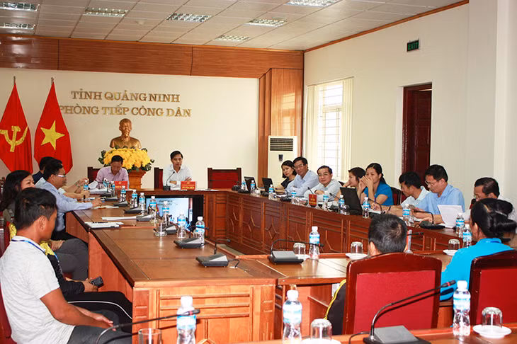 Quang cảnh buổi tiếp công dân