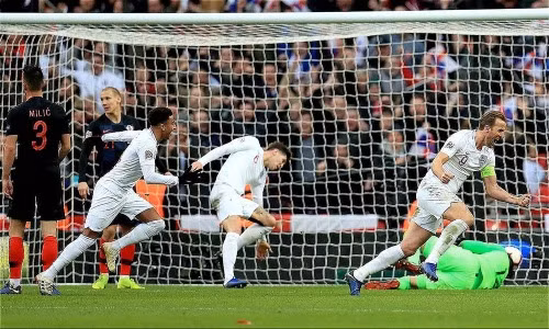 Kane (số 9) đưa tuyển Anh vào bán kết UEFA Nations League. Ảnh: Reutes.
