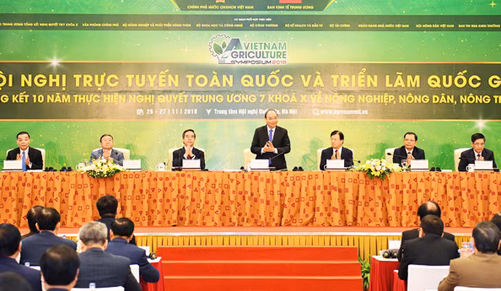 Thủ tướng Chính phủ Nguyễn Xuân Phúc chủ trì Hội nghị