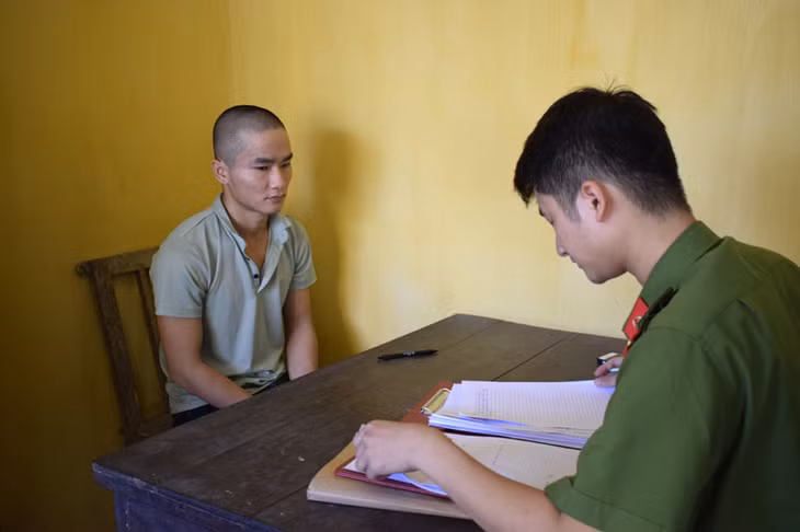 Doi tuong Bui Tien Thanh tai co quan dieu tra